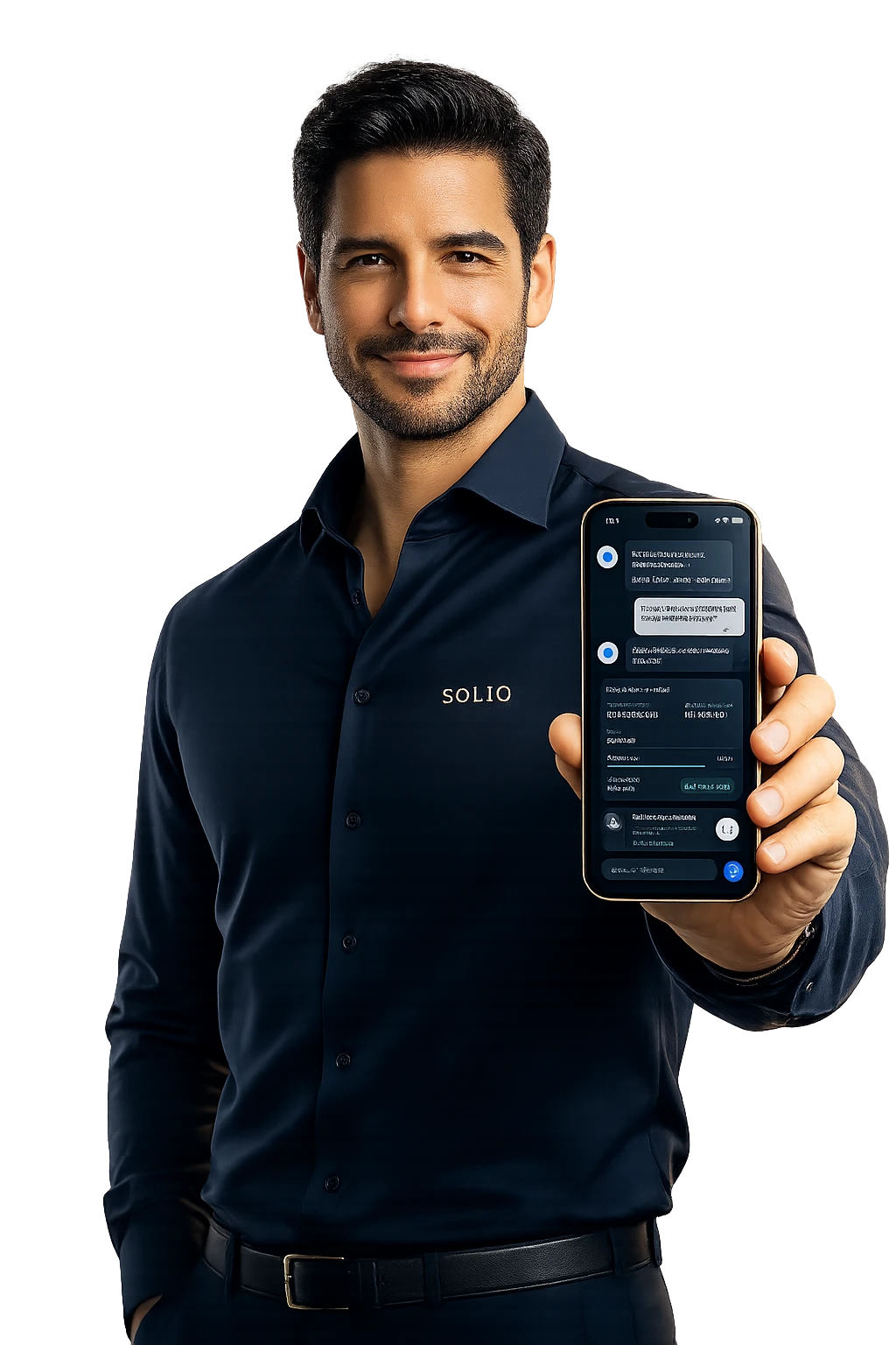Consultor da Sólio segurando o celular com uma simulação de crédito conduzida por inteligência artificial